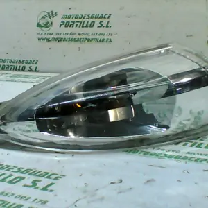 Foto de Intermitente trasero izquierdo Piaggio Fly 50 4T referencia 151-22-36027 foto 4