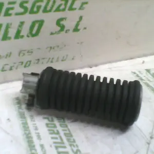 Foto de Reposapies trasero derecho Suzuki MARAUDER 125I referencia 227-18-15509 foto 2