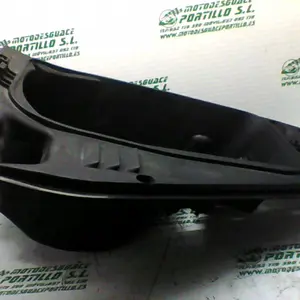 Foto de Porta-casco Gilera NEXUS 500 04 referencia 15-21-28845 foto 3