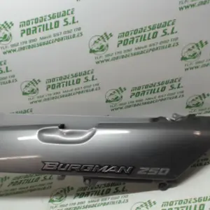 Foto de Carcasa lateral izquierda Suzuki Burgman 250 i referencia 155-16-1473