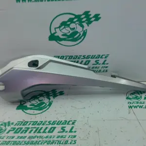 Foto de Carcasa lateral trasera izquierda Honda CB 500XA referencia 415-23-47837 foto 3