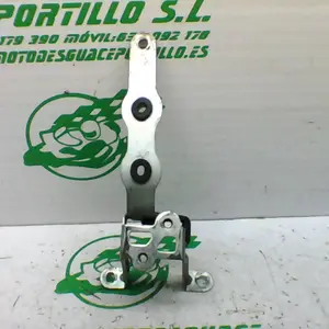 Foto de Soporte de batería Yamaha Xenter 125 referencia 446-22-40729 foto 3