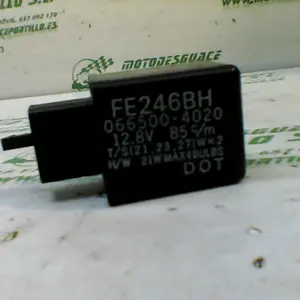 Foto de Rele de intermitencia Yamaha TMAX 530 12-15 referencia 218-18-15365 foto 2