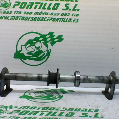 Foto de Eje de rueda trasera Suzuki gsx 750 f referencia 165-22-37242