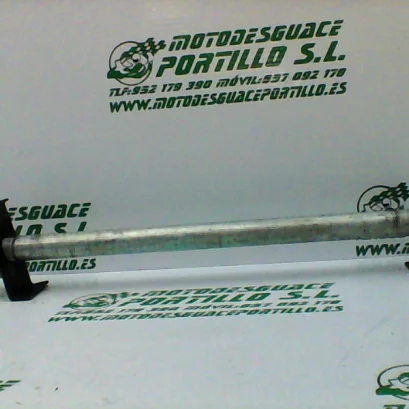 Foto de Eje de rueda trasera Kawasaki Z 750 referencia 163-16-18512