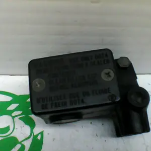 Foto de Bomba de freno delantero Suzuki BURGMAN 125 - 15 referencia 179-20-35811 foto 3