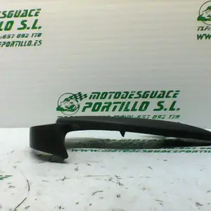 Foto de Embellecedor de intermitente delantero izquierdo Yamaha FZ1-N referencia 177-19-21636 foto 4