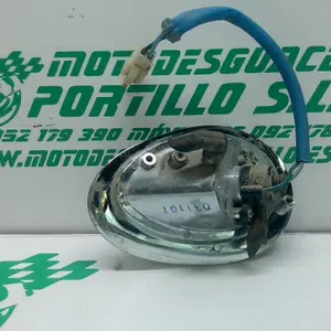 Foto de Intermitente delantero derecho Kymco Yup 50 referencia 243-20-35141 foto 2