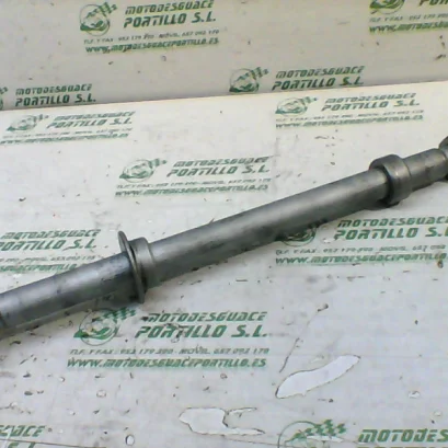 Foto de Eje de rueda trasera Honda CBR650 FA referencia 104-18-13442