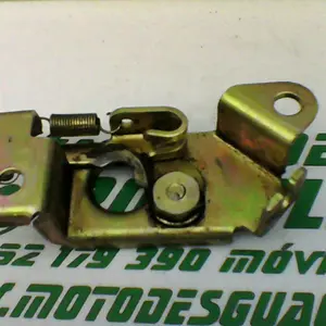 Foto de Cerradura del asiento Hyosung Aquila 250 referencia 78-19-19235 foto 2