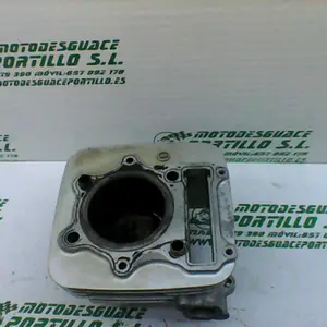 Foto de Cilindro y pistón Suzuki TU 250 referencia 143-19-20103 foto 1
