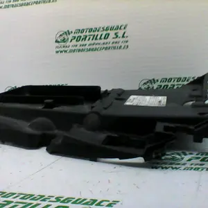 Foto de Carcasa bajo asiento Honda Silver wing 600 referencia 122-19-20233