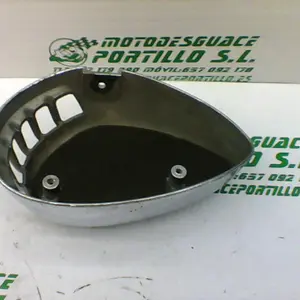 Foto de Embellecedor lateral izquierdo Yamaha YBR 125 i referencia 118-19-19819 foto 3