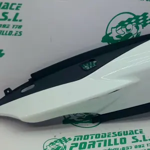 Foto de Carcasa lateral trasera derecha Benelli MACIS referencia 324-22-39744 foto 4