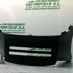 Foto de Carcasa bajo asiento Suzuki Burgman 125 referencia 69-19-21028 foto 7