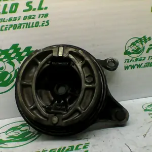 Foto de Porta-zapata rueda trasera Suzuki GN 250 referencia 192-17-33180