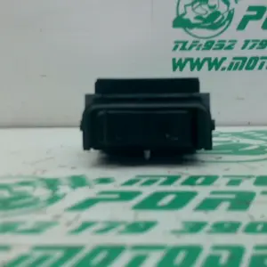 Foto de Boton de apertura de asiento Honda SH 125 2018 referencia 327-24-48773