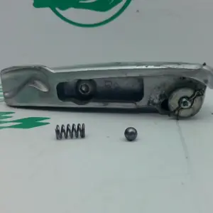 Foto de Reposapies trasero derecho Kymco MILER 125I referencia 151-24-48105 foto 3