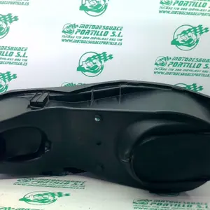 Foto de Porta-casco Yamaha xmax 125 16 referencia 339-22-39027 foto 3