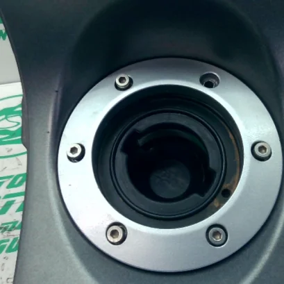 Foto de Tapa deposito de gasolina Piaggio BEVERLY 300 I referencia 452-23-46521
