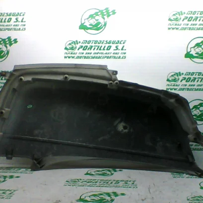 Foto de Carcasa lateral trasera derecha Keeway ZAHARA 50 referencia 404-21-37133