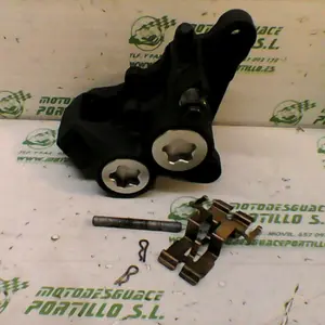 Foto de Pinza de freno delantera derecha Yamaha TMAX 530 12-15 referencia 218-18-15426 foto 3