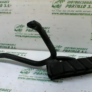 Foto de Reposapies trasero izquierdo Honda PS 125 referencia 106-24-47772 foto 22