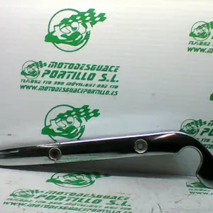 Foto de Embellecedor asidero derecho Suzuki Marauder 250 referencia 193-21-33266 foto 2
