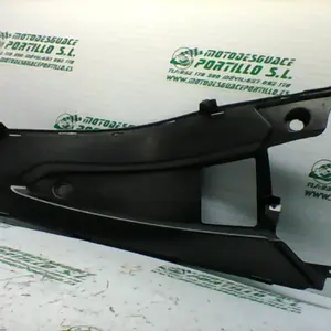 Foto de Carcasa lateral derecha Gilera NEXUS 500 04 referencia 15-21-28954 foto 6