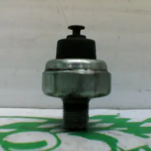 Foto de Sensor de presión del aceite Kymco super dink 300 i referencia 367-19-43513 foto 2