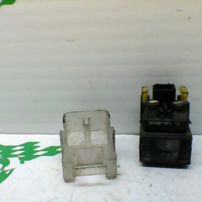 Foto de Rele de arranque Suzuki Burgman 150 Carburacion referencia 351-20-32044