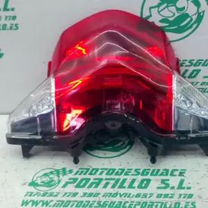 Foto de Piloto trasero Honda PCX 2017 referencia 231-24-48465