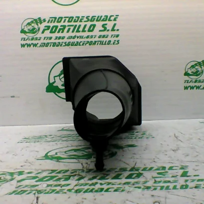 Foto de Entrada de aire lateral derecha BMW K1200R referencia 133-20-38549