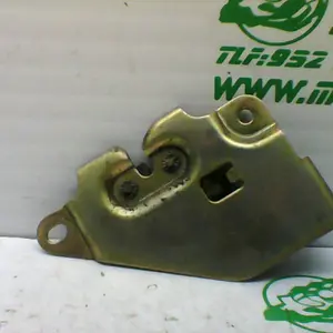 Foto de Cerradura del asiento Sym JOYMAX 300I referencia 305-21-31753 foto 1