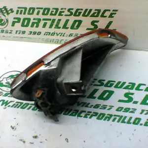 Foto de Intermitente delantero izquierdo Piaggio ZIP Aire 2T 2 50 referencia 88-20-38003 foto 28
