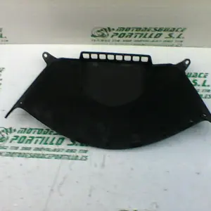 Foto de Embellecedor del frontal Honda Silver wing 600 referencia 122-19-20248 foto 2