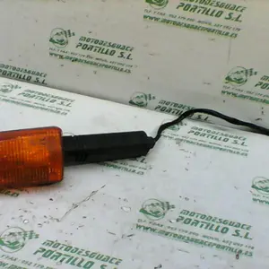 Foto de Intermitente delantero derecho Suzuki GS 500 E referencia 290-20-36941 foto 4