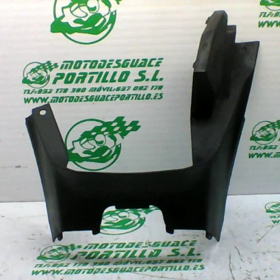 Foto de Carcasa delantera del motor Suzuki BURGMAN 125 - 15 referencia 179-20-35764