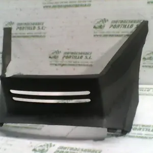 Foto de Carcasa bajo asiento Suzuki Burgman 125 referencia 69-19-21028 foto 10