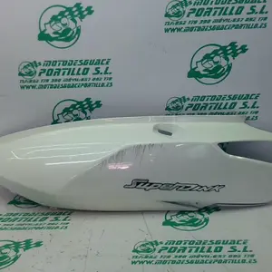 Foto de Carcasa lateral trasera izquierda Kymco super dink 300 i referencia 113-23-43446 foto 3