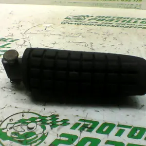 Foto de Reposapies trasero derecho Honda CBF 125 M referencia 166-22-34824 foto 11