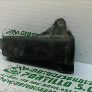 Foto de Caja de herramienta Honda CRM 75 R referencia 353-19-25762 foto 2
