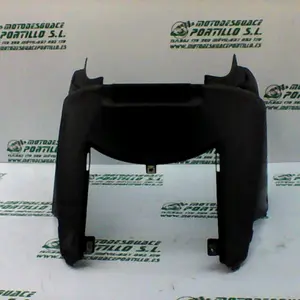 Foto de Carcasa bajo asiento Kymco Agility city 125 referencia 17-19-39612 foto 11