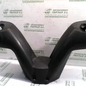 Foto de Embellecedor del manillar Kymco Yager 125 referencia 178-18-14821 foto 4