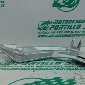Foto de Estribera trasera derecha BMW K1200R referencia 332-23-45342 foto 3
