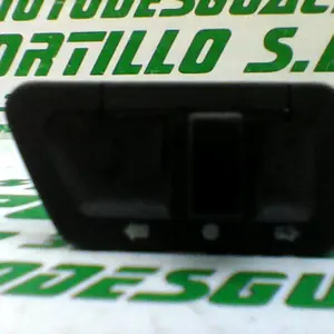 Foto de Interruptor de intermitente Suzuki SIXTEEN 125 referencia 281-18-19623 foto 2