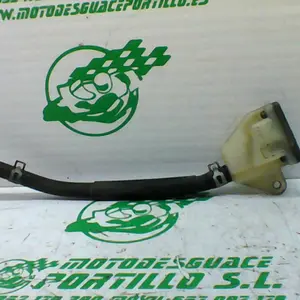 Foto de Depósito del líquido de frenos Suzuki GS 500 E referencia 290-20-36904 foto 6