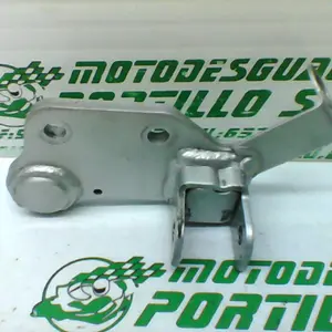 Foto de Estribera delantera derecha Suzuki V Strom 650 referencia 144-19-21201 foto 3