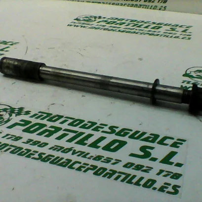 Foto de Eje de rueda delantera Honda CB 450 DX referencia 300-19-45494