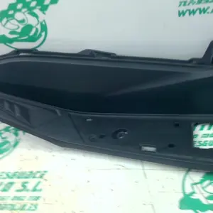 Foto de Suelo derecho Honda FORZA 125 referencia 396-25-48998 foto 2